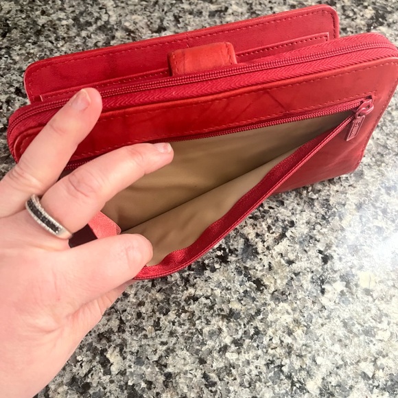 Buxton Brand Women’s Wallet - Picture 10 of 11